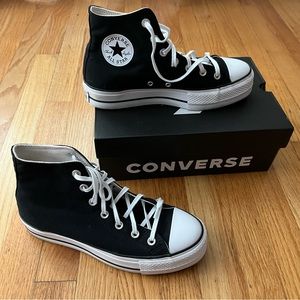Converse High Top platform sneakers men’s 7/women’s 9